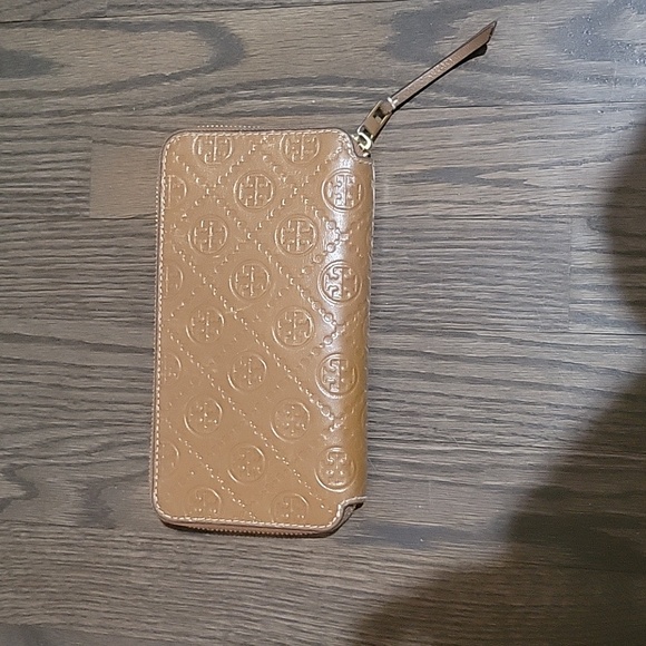 Tory Burch Wallet - Picture 8 of 8